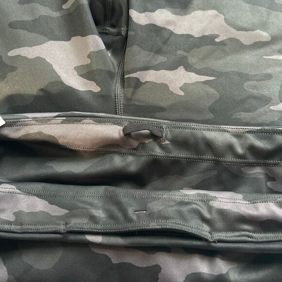 Athleta 1X Black Camo Print Leggings | High Rise Sculpting Activewear - Picture 11 of 11